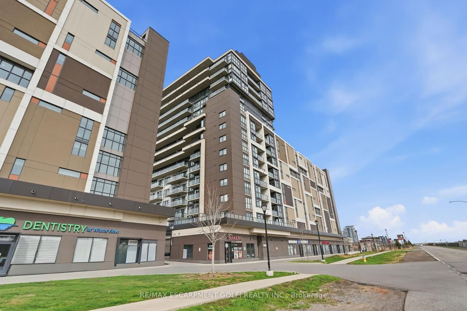 #1504 - 550 NORTH SERVICE Road
