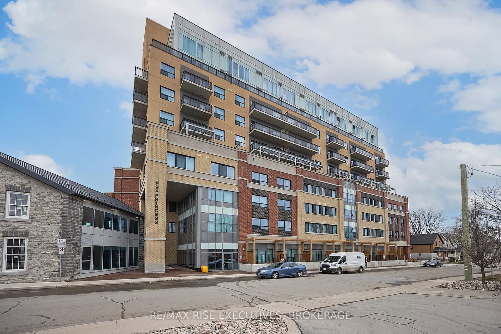 #423 - 652 Princess Street