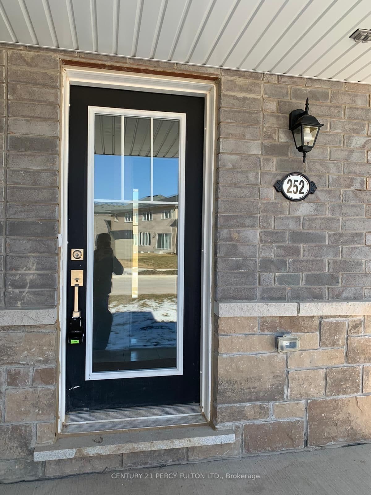 252 Esther Crescent